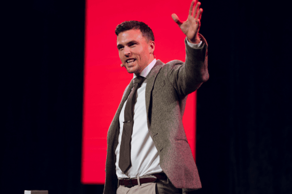 Smart people are easier to fool than they think, mentalist warns intelligence can become a liability